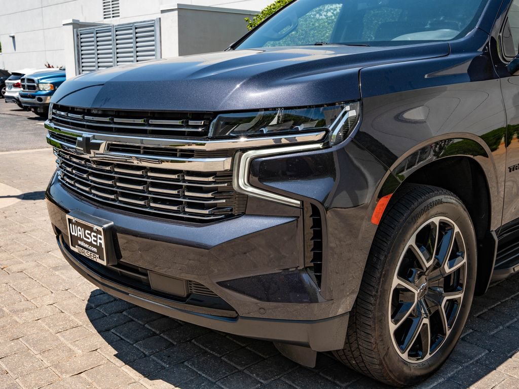 Used 2022 Chevrolet Tahoe RST w/ Luxury Package AWD/4WD image 3