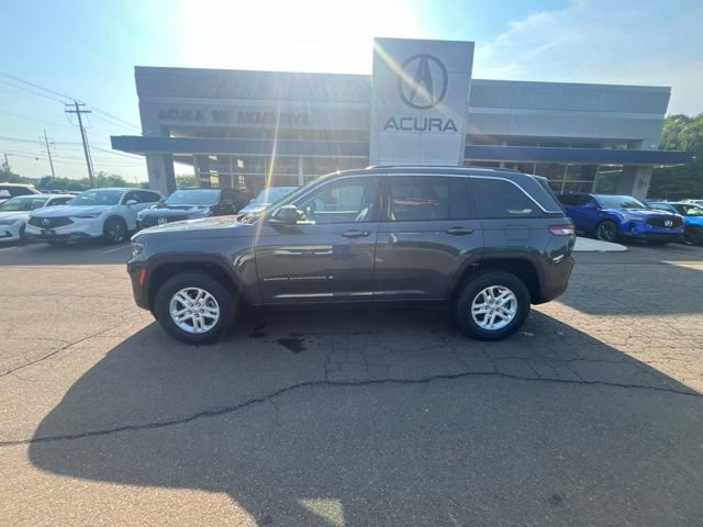 Used 2023 Jeep Grand Cherokee Laredo AWD/4WD image 1
