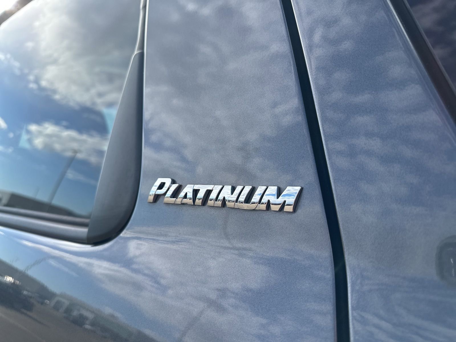 Used 2014 Toyota Sequoia Platinum AWD/4WD image 10