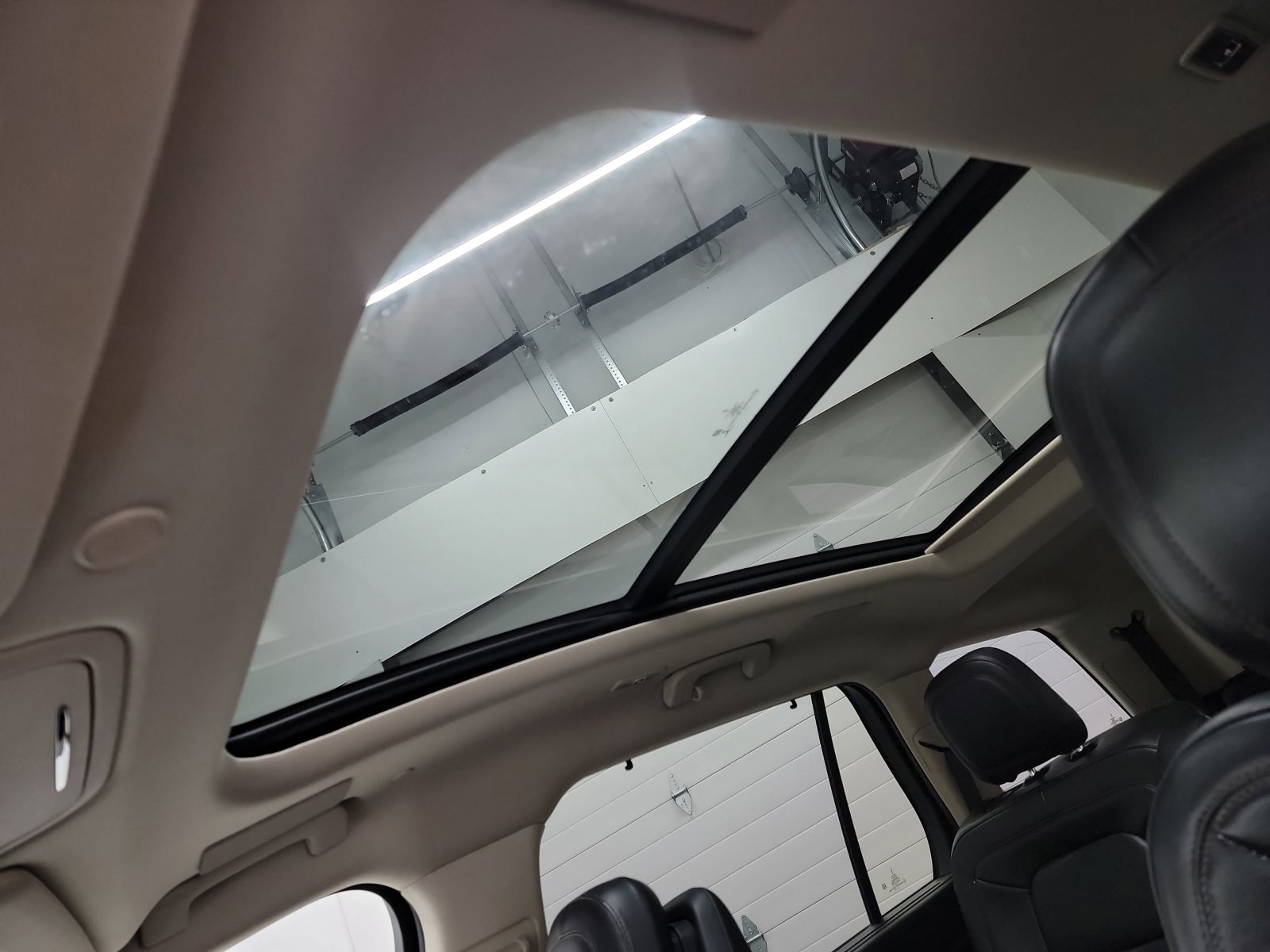 Used 2020 Lincoln Aviator Reserve w/ Equipment Group 202A image 24