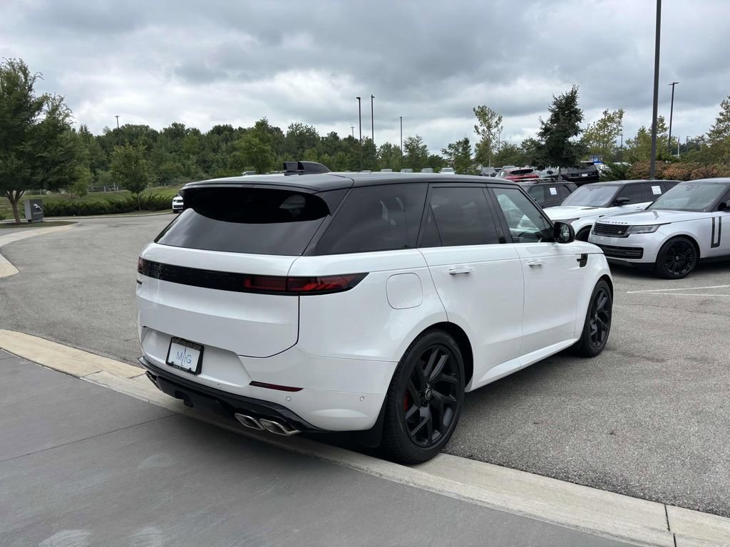 New 2025 Land Rover Range Rover Sport Dynamic SE image 5