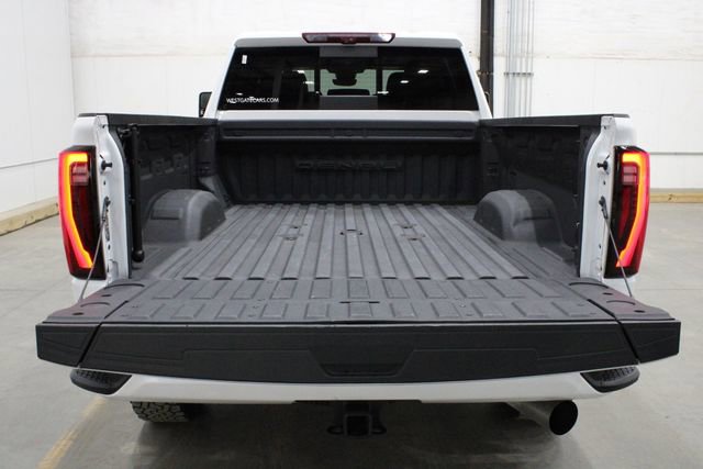 Used 2024 GMC Sierra 2500 Denali w/ Denali Reserve Package image 18