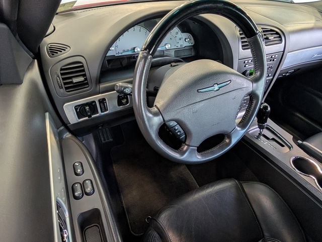 Used 2002 Ford Thunderbird Base image 8
