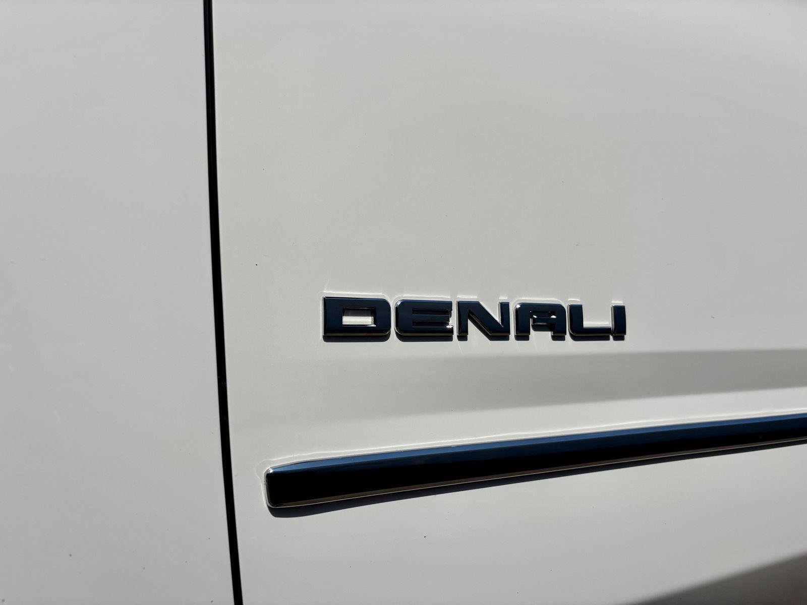 Used 2016 GMC Yukon Denali w/ Open Road Package AWD/4WD image 28