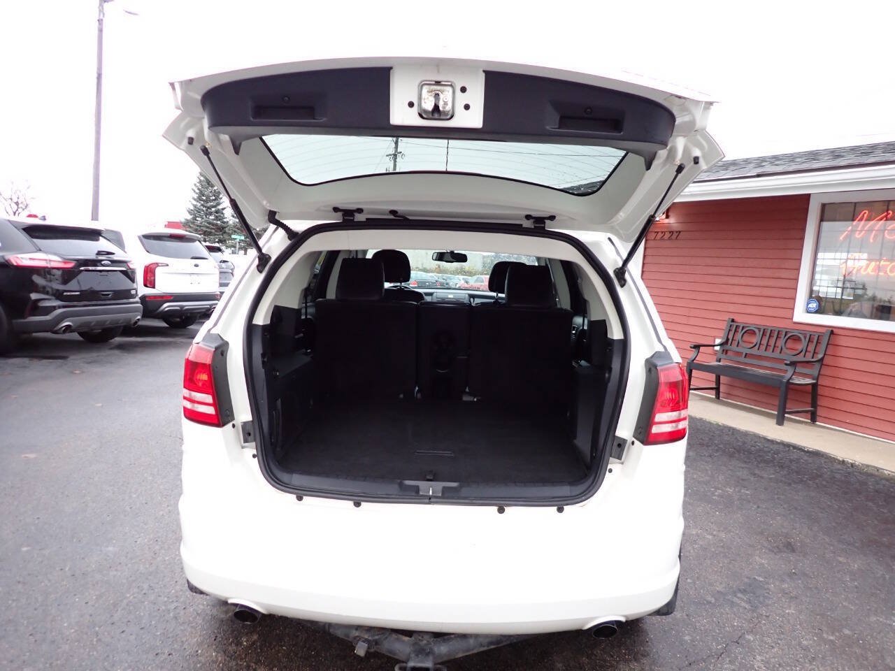 Used 2010 Dodge Journey R/T w/ Convenience Group II AWD/4WD image 5