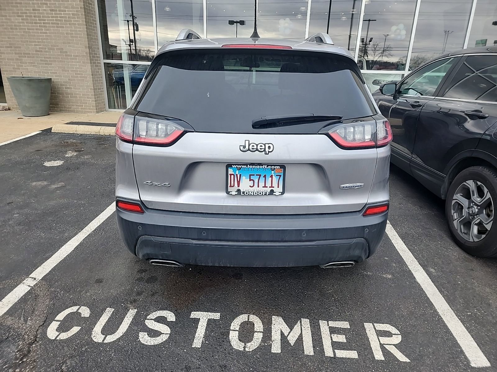 Used 2019 Jeep Cherokee Latitude Plus w/ Cold Weather Group image 9