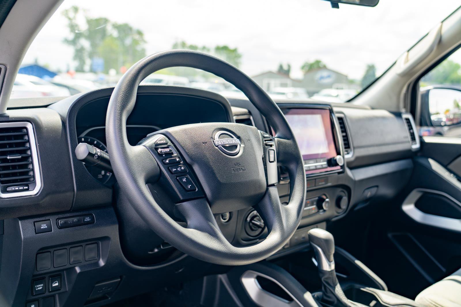 Used 2022 Nissan Frontier SV AWD/4WD image 13