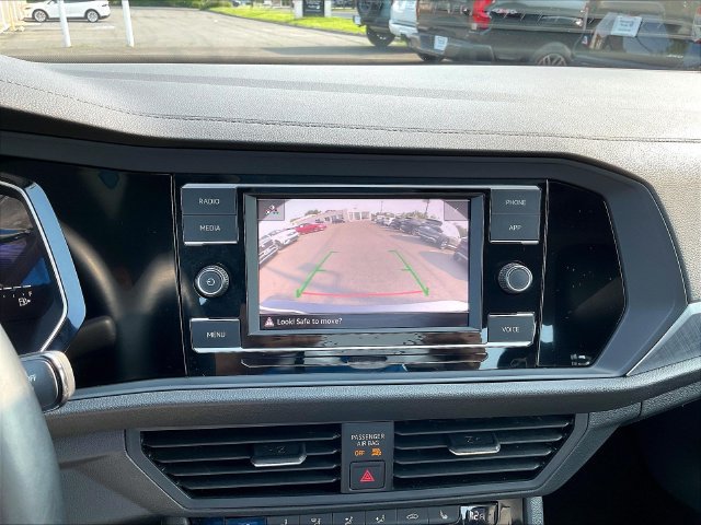 Certified 2022 Volkswagen Jetta SE FWD image 25