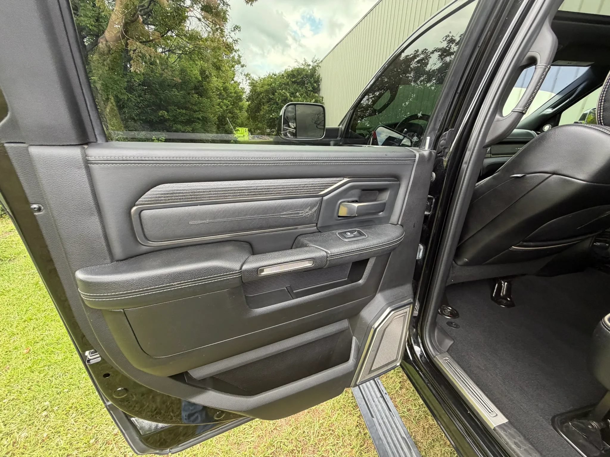 Used 2019 RAM 2500 Limited AWD/4WD image 21