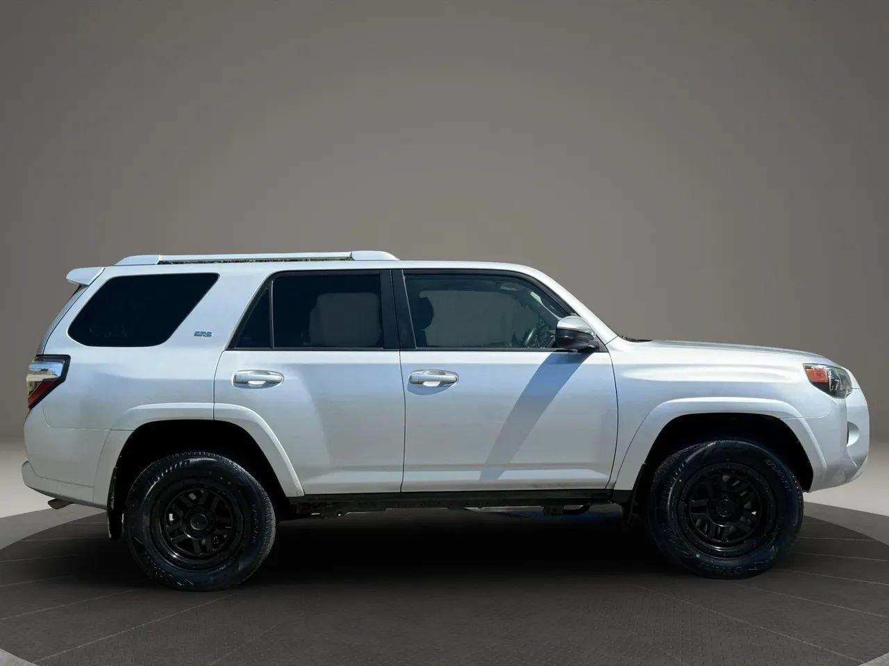 Used 2015 Toyota 4Runner SR5 AWD/4WD image 8