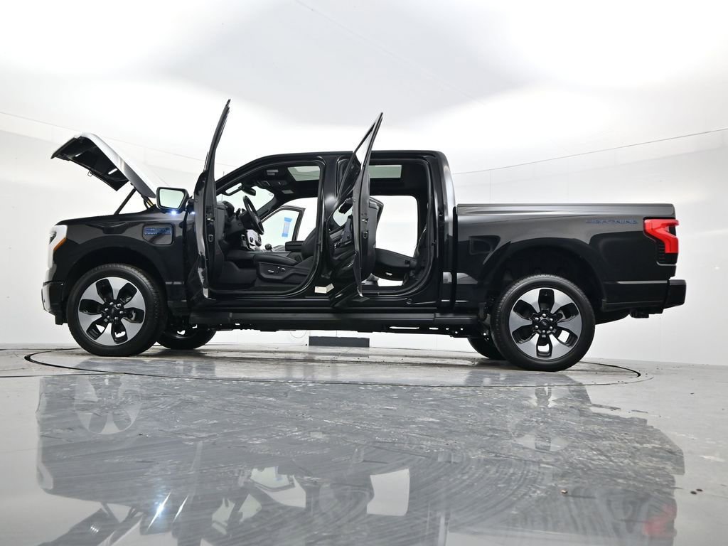 Used 2024 Ford F150 Lightning Lariat image 59