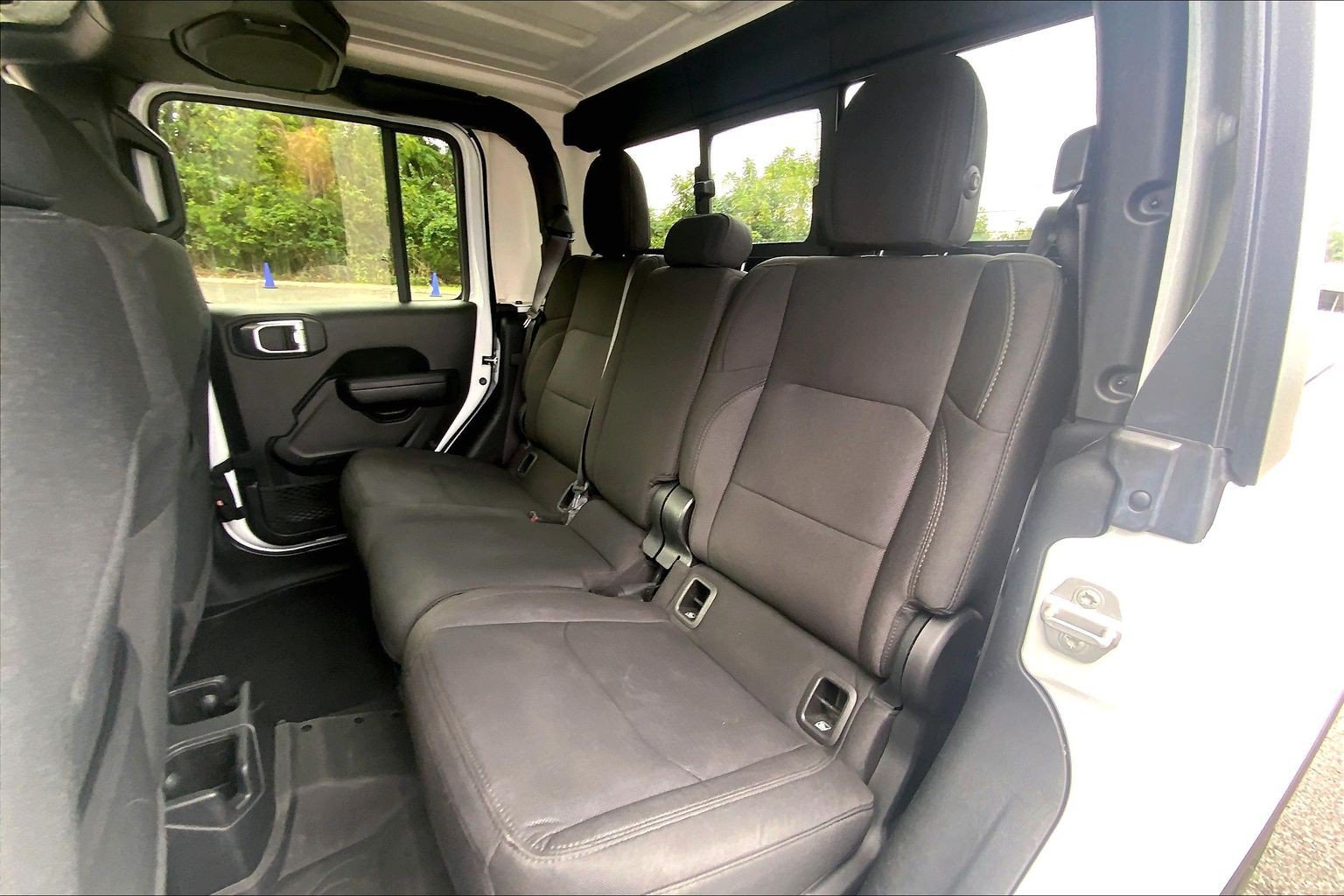Certified 2023 Jeep Gladiator Overland AWD/4WD image 18