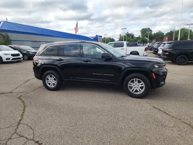 Certified 2023 Jeep Grand Cherokee Laredo w/ Trailer Tow Prep Group (B) AWD/4WD image 11