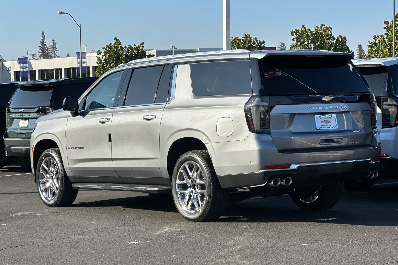 New 2026 Chevrolet Suburban Premier image 6