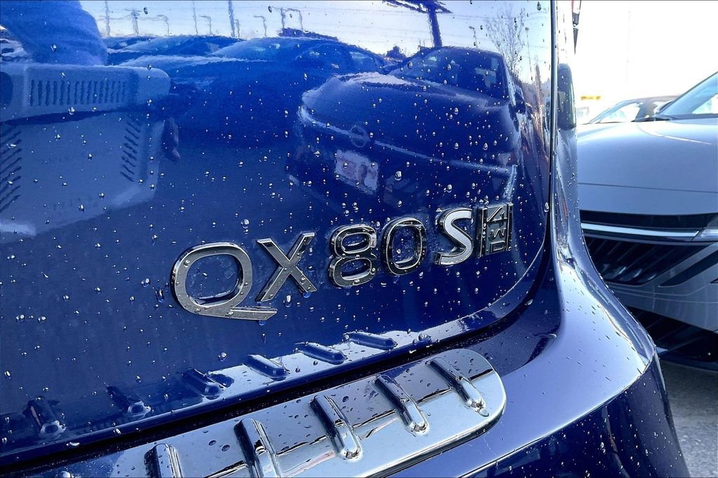 New 2026 INFINITI QX80 4WD w/ Sport Exterior Package image 9