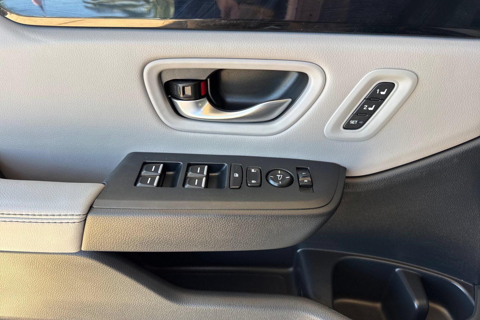 Used 2025 Honda Pilot Touring image 11