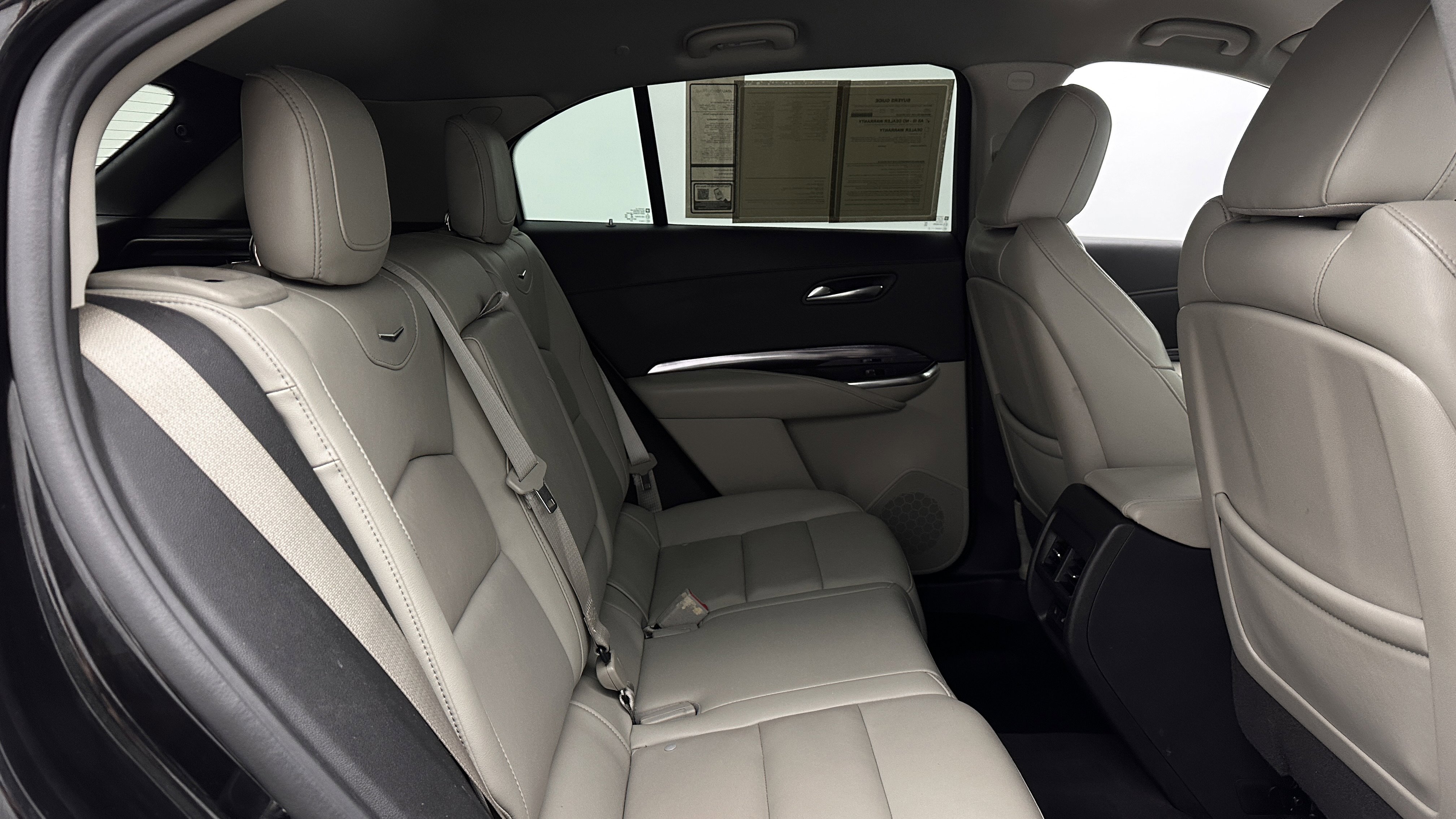 Used 2021 Cadillac XT4 Luxury w/ Cold Weather Package FWD image 34