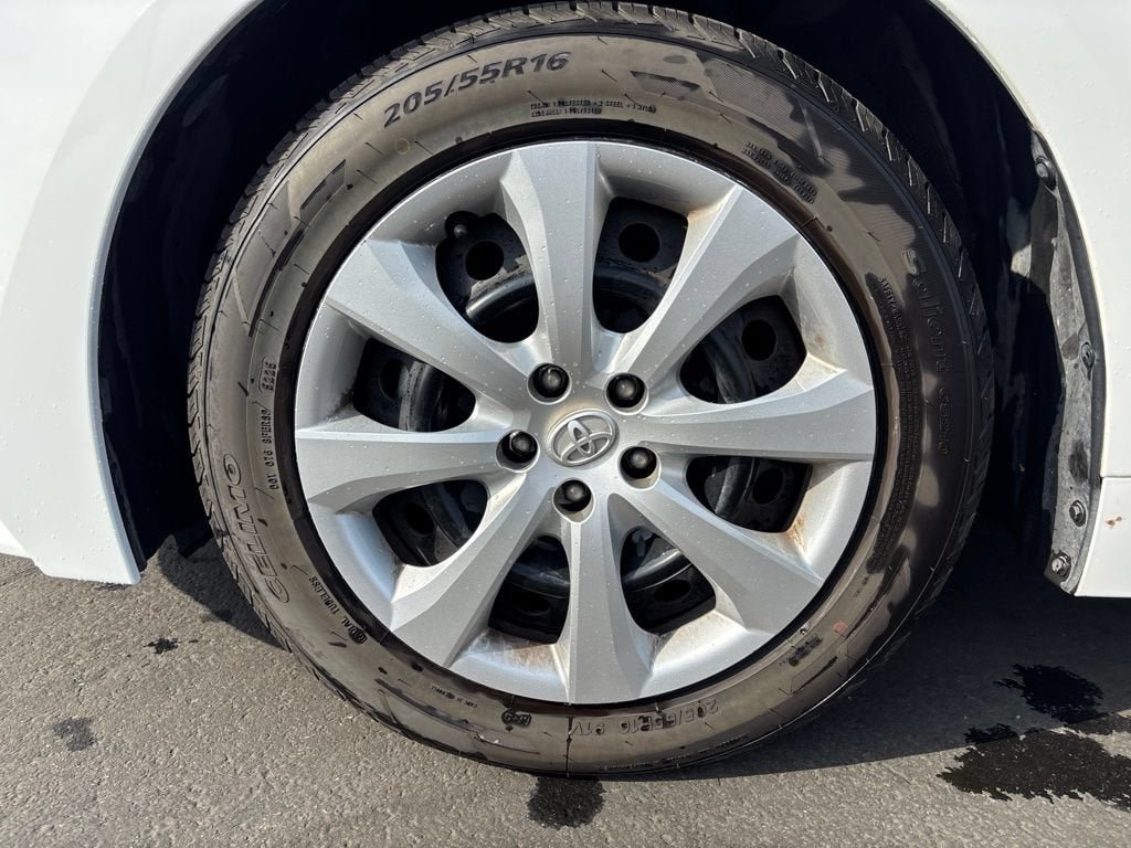 Used 2024 Toyota Corolla LE FWD image 6