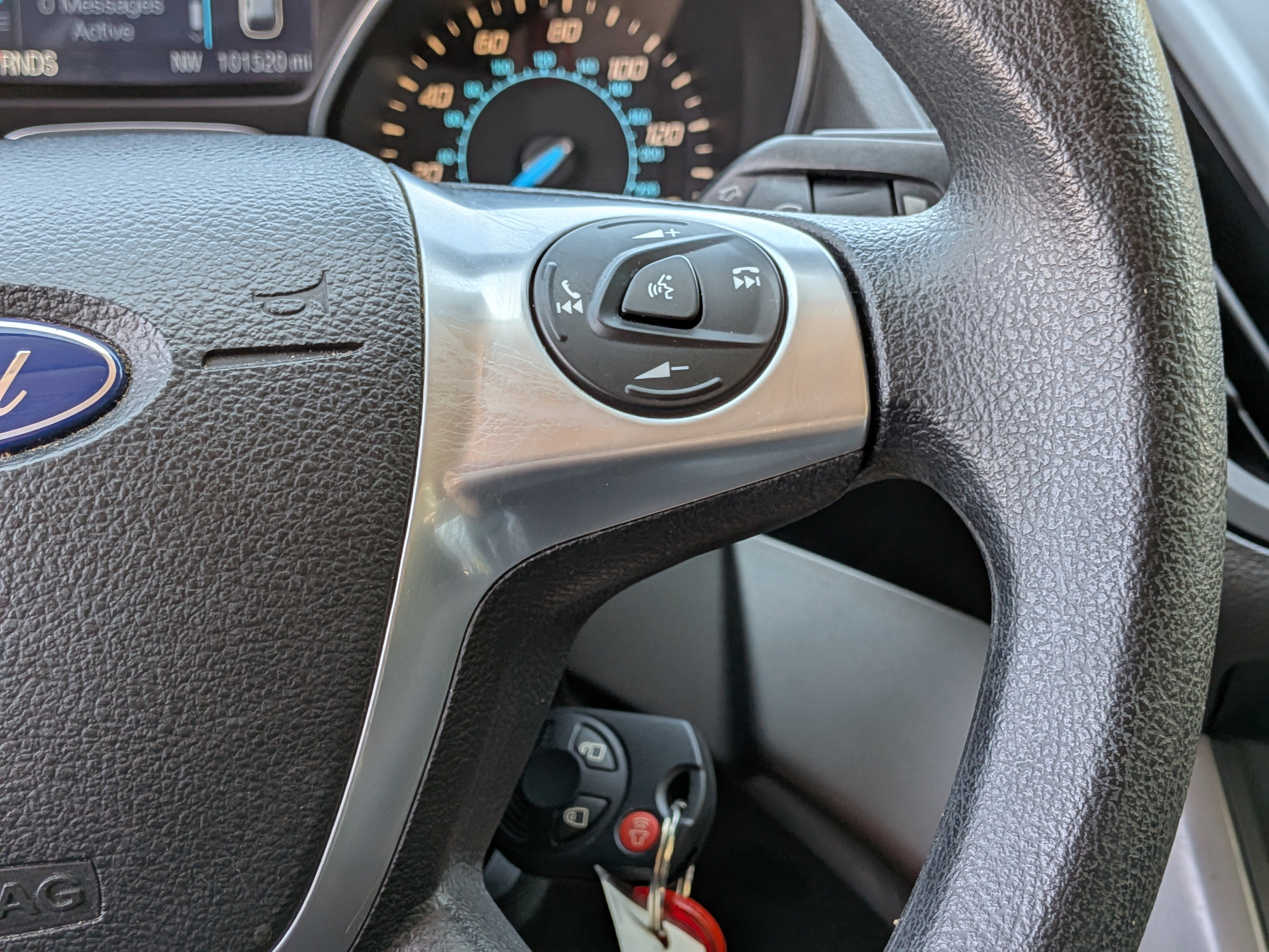 Used 2015 Ford Escape SE image 26