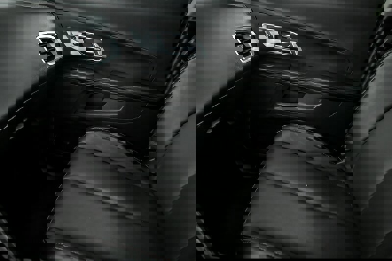 Used 2016 Chevrolet Equinox LTZ w/ Enhanced Convenience Package image 31