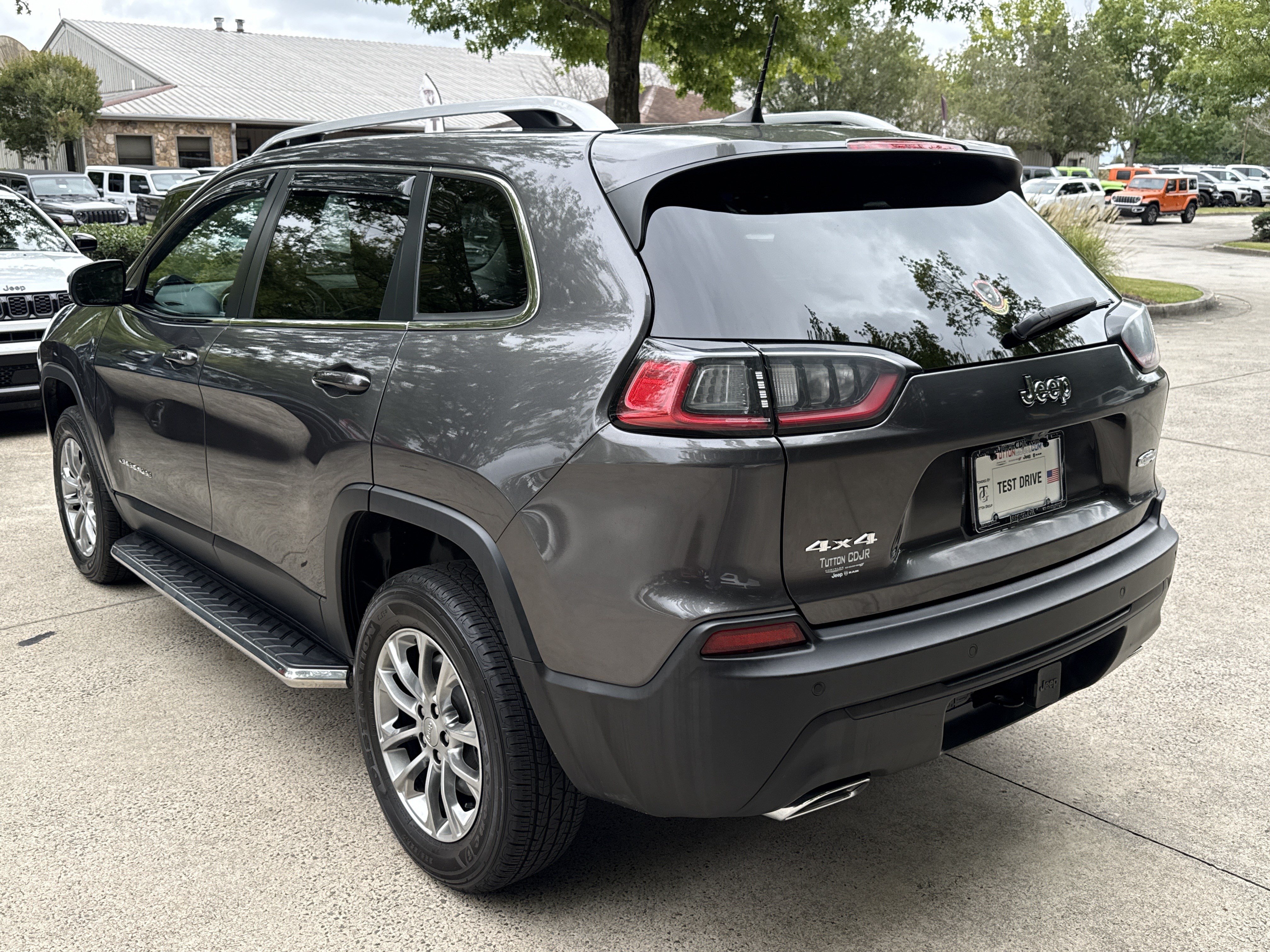 Used 2021 Jeep Cherokee Latitude Lux w/ Trailer Tow Group AWD/4WD image 5