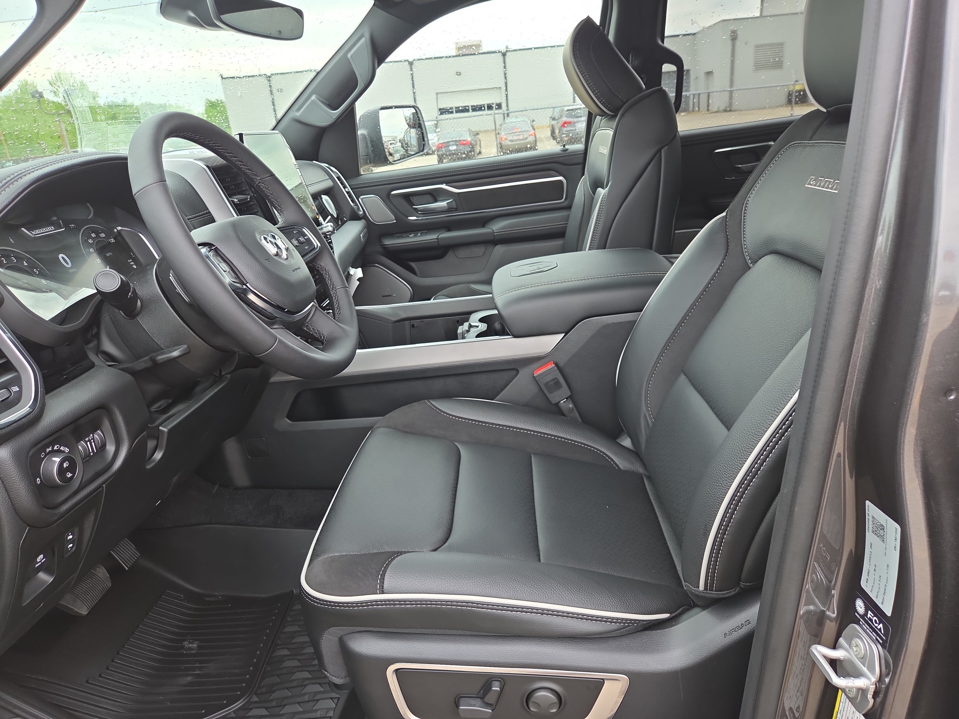 New 2026 RAM 1500 Laramie AWD/4WD image 4