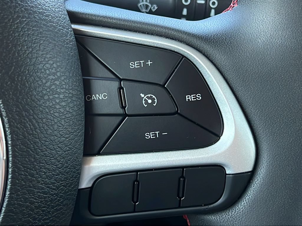 Used 2023 Jeep Renegade Trailhawk AWD/4WD image 21