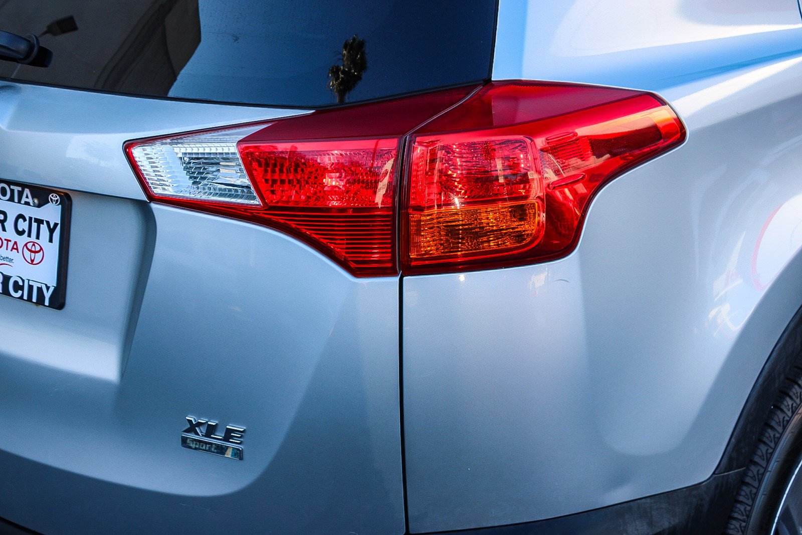 Used 2015 Toyota RAV4 XLE image 10