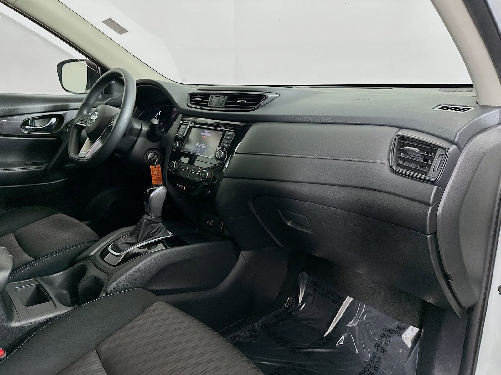 Used 2018 Nissan Rogue S image 28