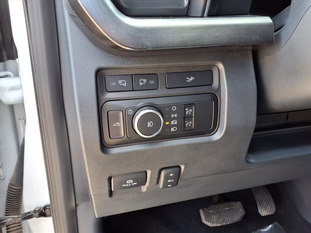 Used 2023 Ford F250 Lariat w/ Sport Appearance Package AWD/4WD image 24