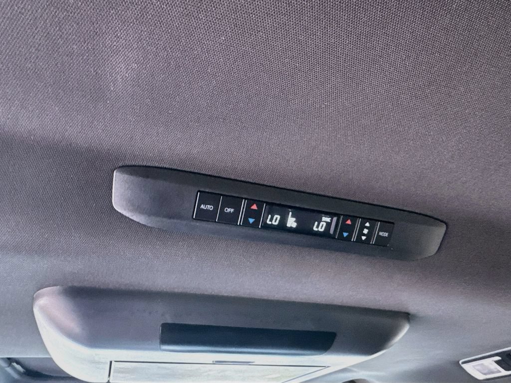 Used 2025 Toyota Sienna Limited AWD/4WD image 22