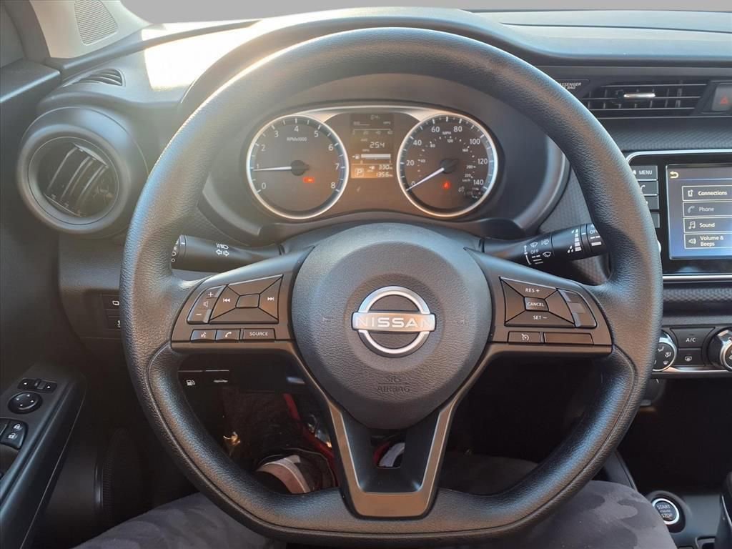 Used 2025 Nissan Kicks Play S image 15