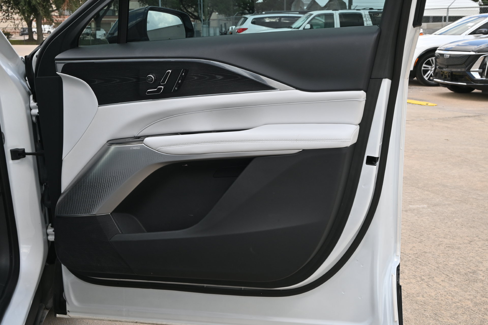 Certified 2024 Cadillac Lyriq Luxury w/ LPO, Floor Liner Package AWD/4WD image 25