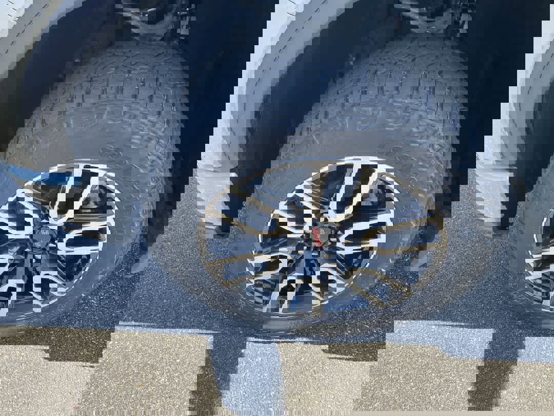 Used 2024 GMC Sierra 1500 AT4 w/ Technology Package image 10