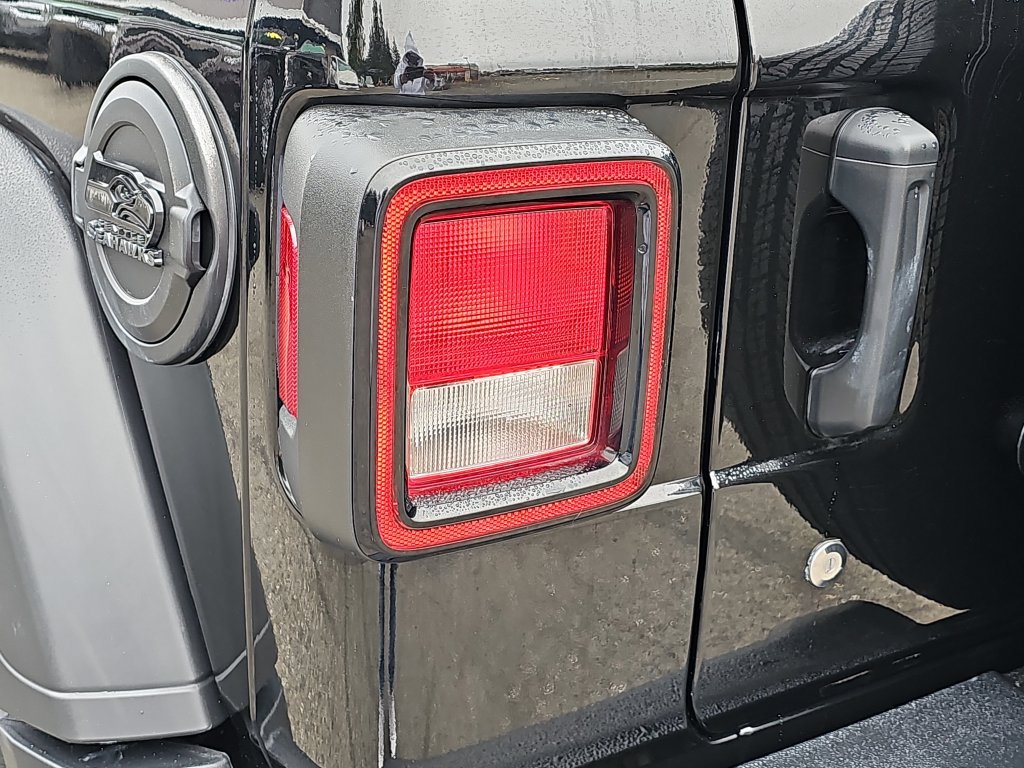 Used 2019 Jeep Wrangler Unlimited Sport S AWD/4WD image 17