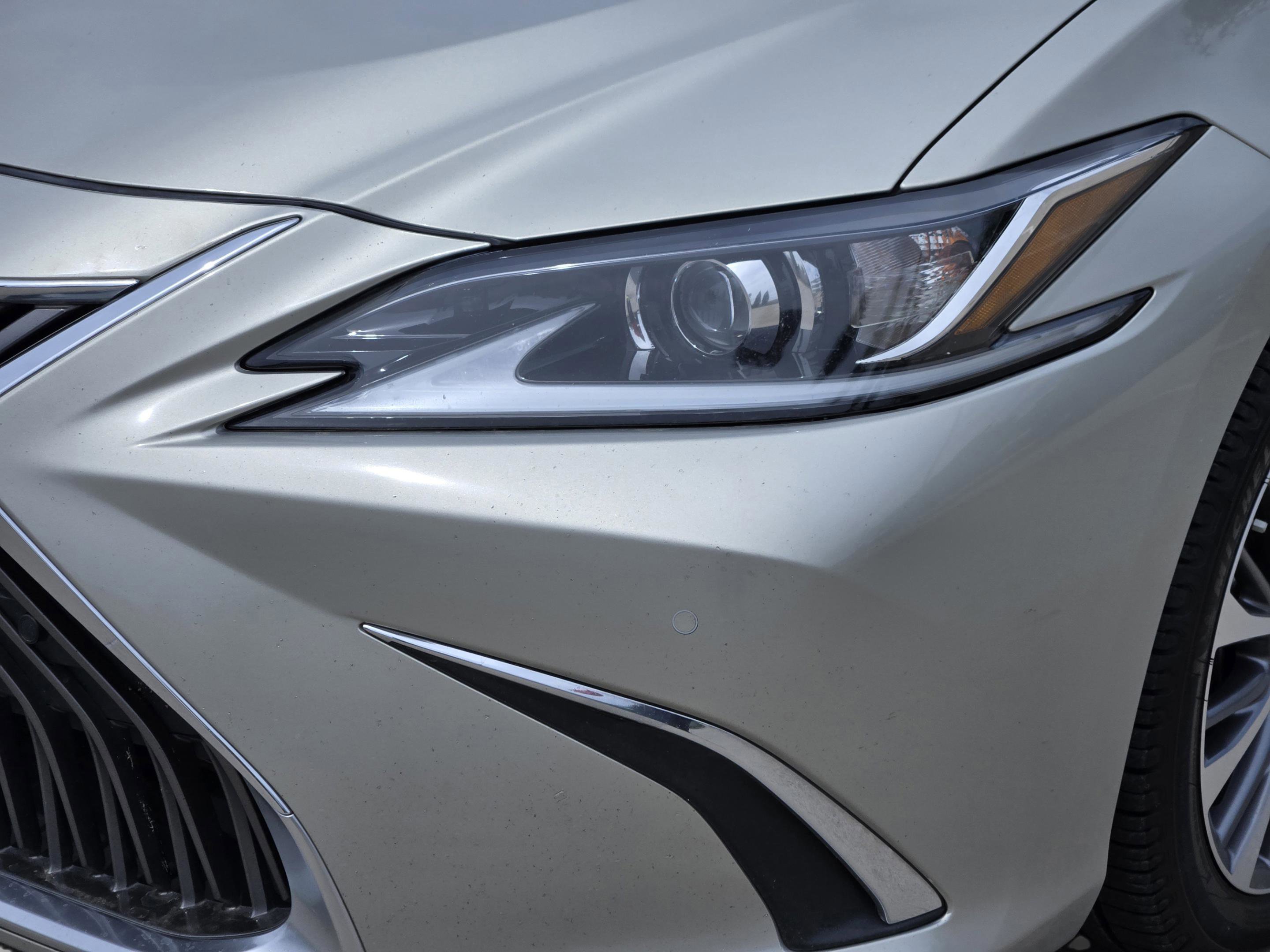 Used 2020 Lexus ES 350 w/ Premium Package image 40
