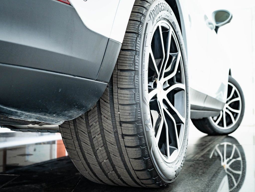 Certified 2024 Porsche Cayenne Coupe AWD/4WD image 43