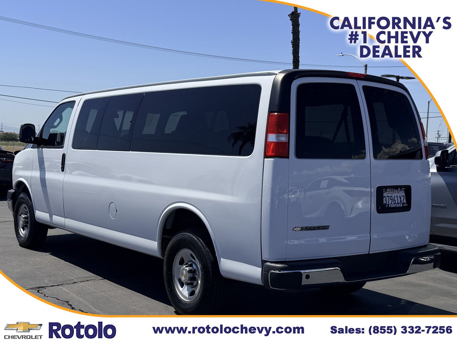 Used 2024 Chevrolet Express 3500 LT w/ LT Preferred Equipment Group RWD image 4