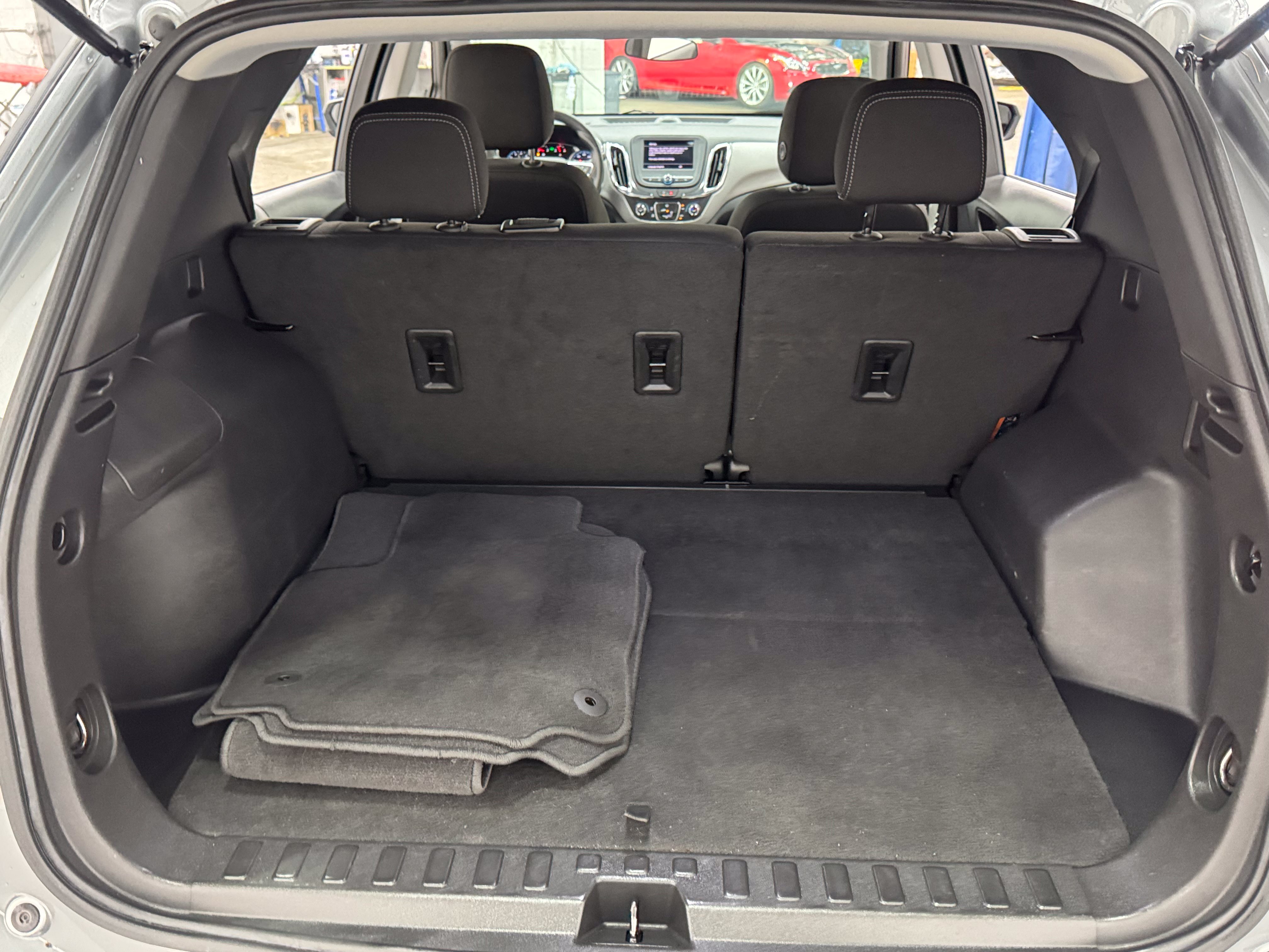 Used 2023 Chevrolet Equinox LT AWD/4WD image 13