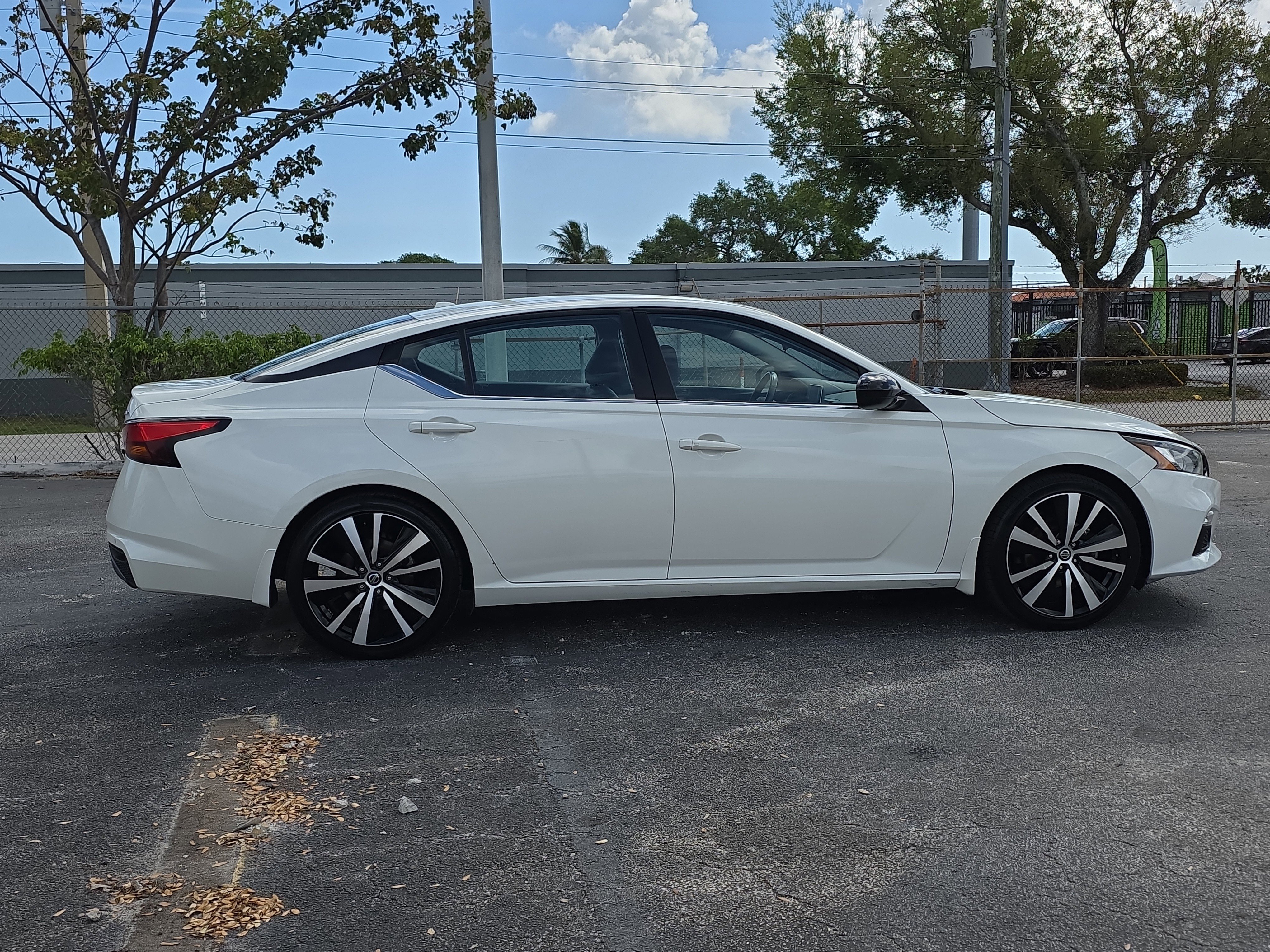 Used 2022 Nissan Altima 2.5 SR image 8