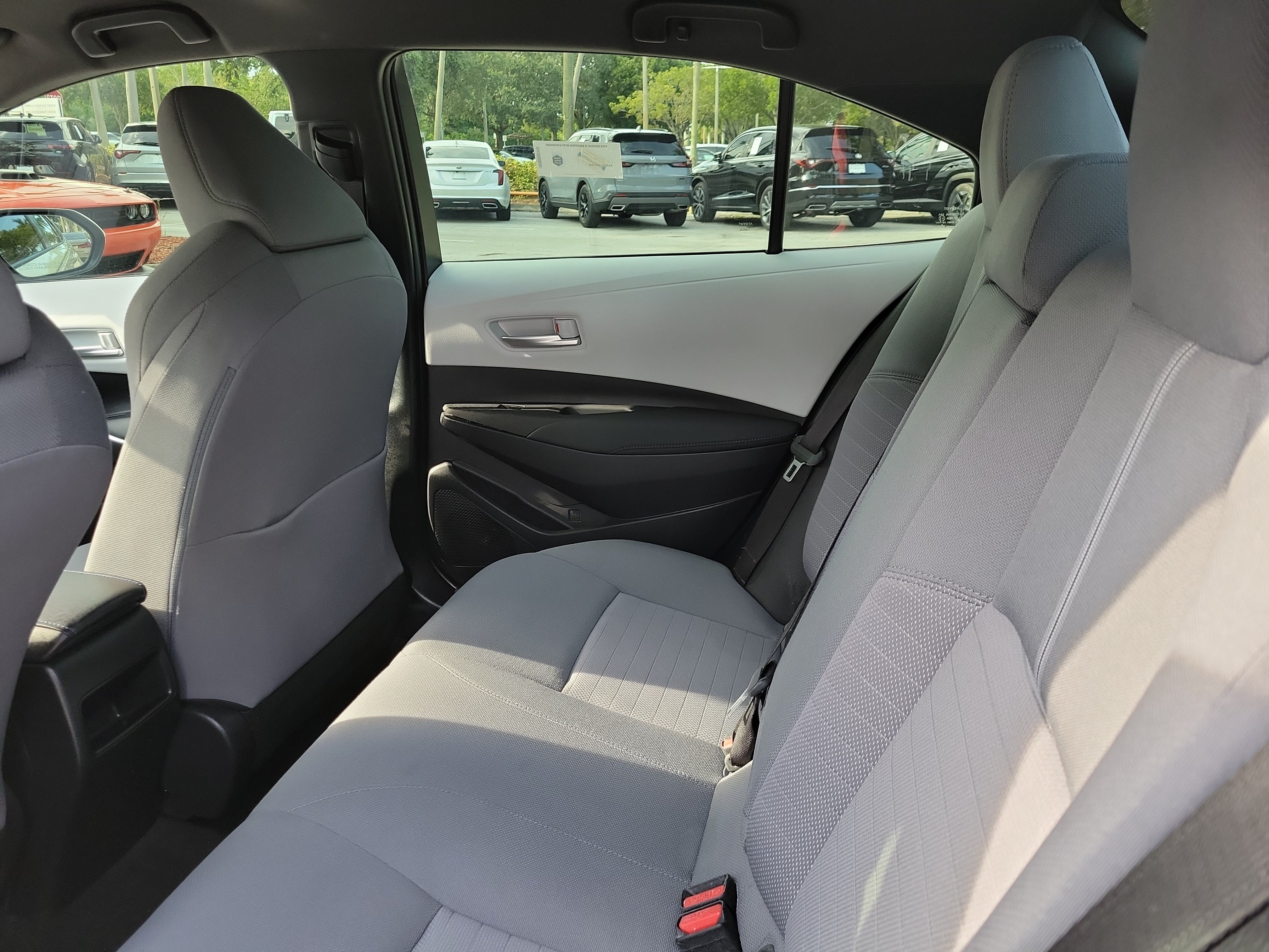 Used 2021 Toyota Corolla SE FWD image 7