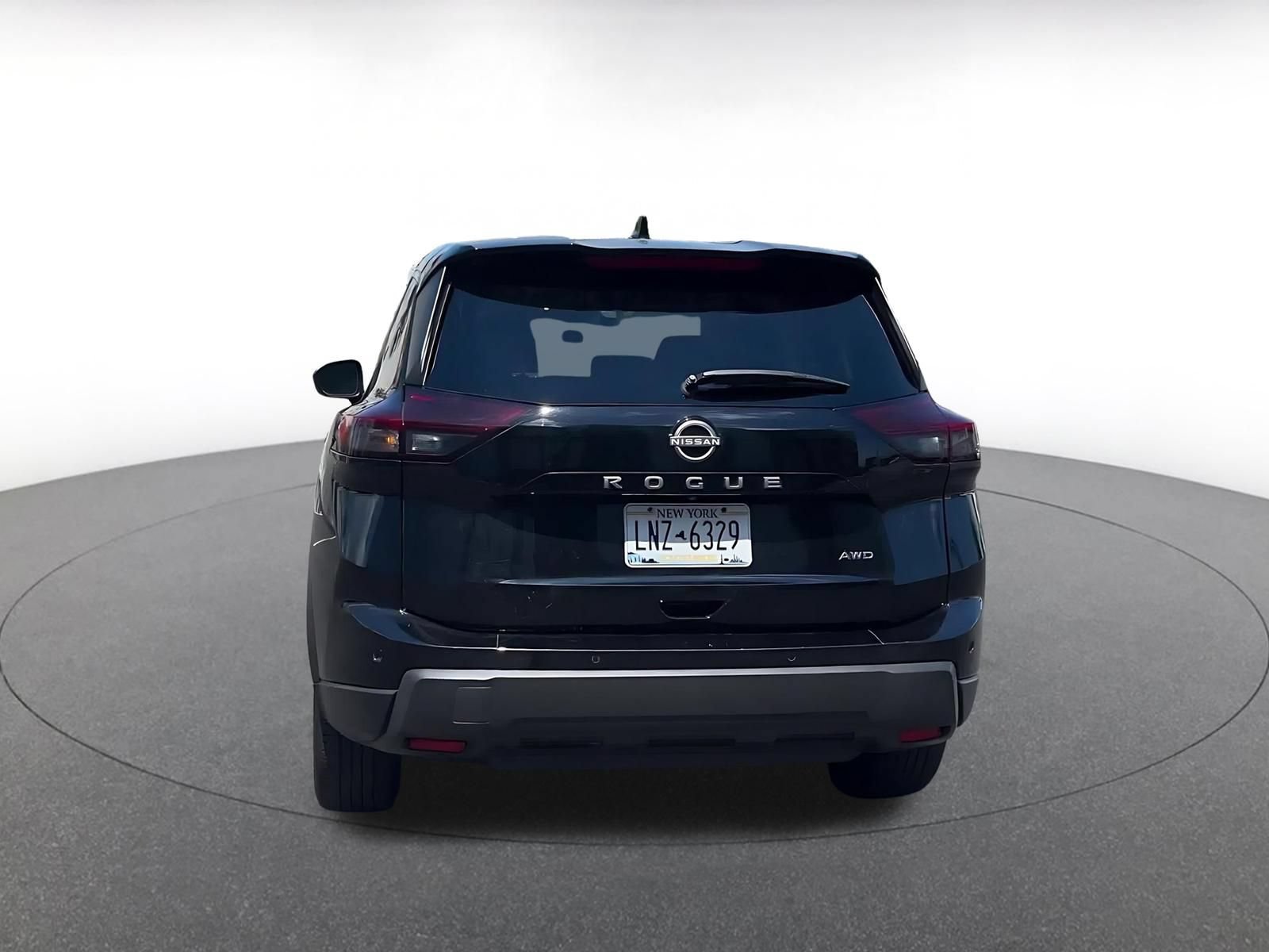 Used 2025 Nissan Rogue SV AWD/4WD image 12