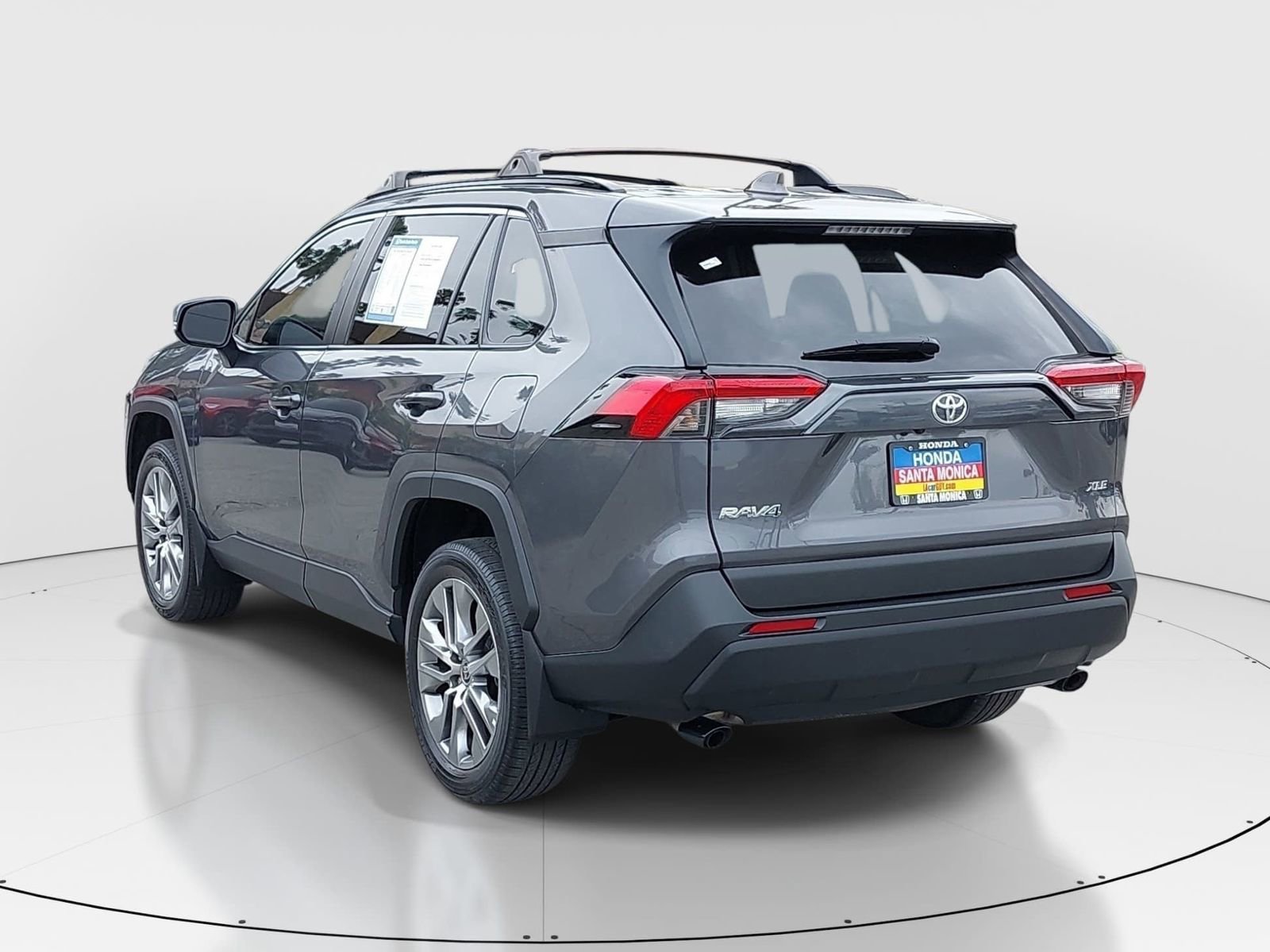 Used 2022 Toyota RAV4 XLE Premium FWD image 7