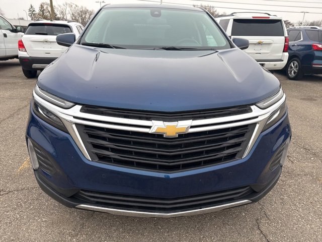 Used 2023 Chevrolet Equinox LT image 2
