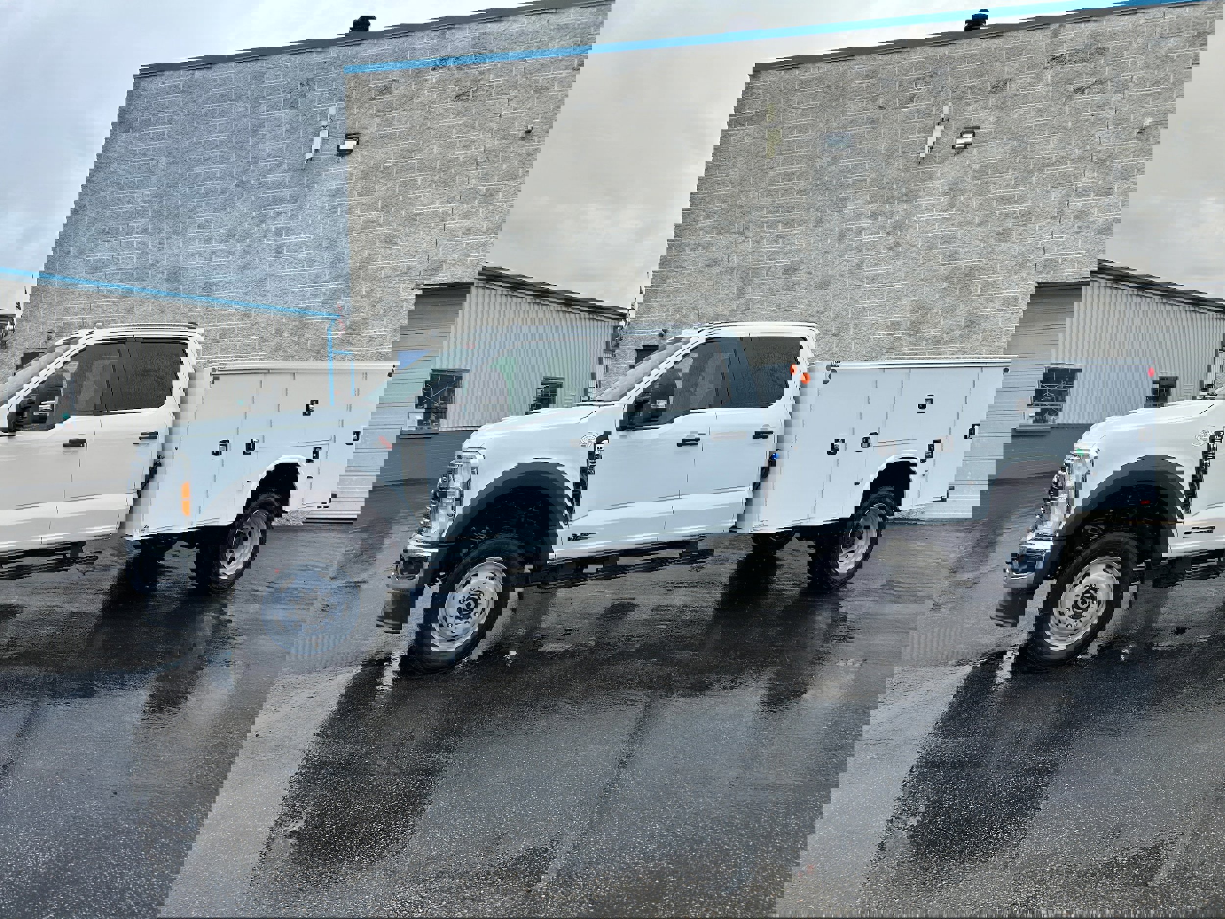 New 2026 Ford F550 4x4 Crew Cab image 5