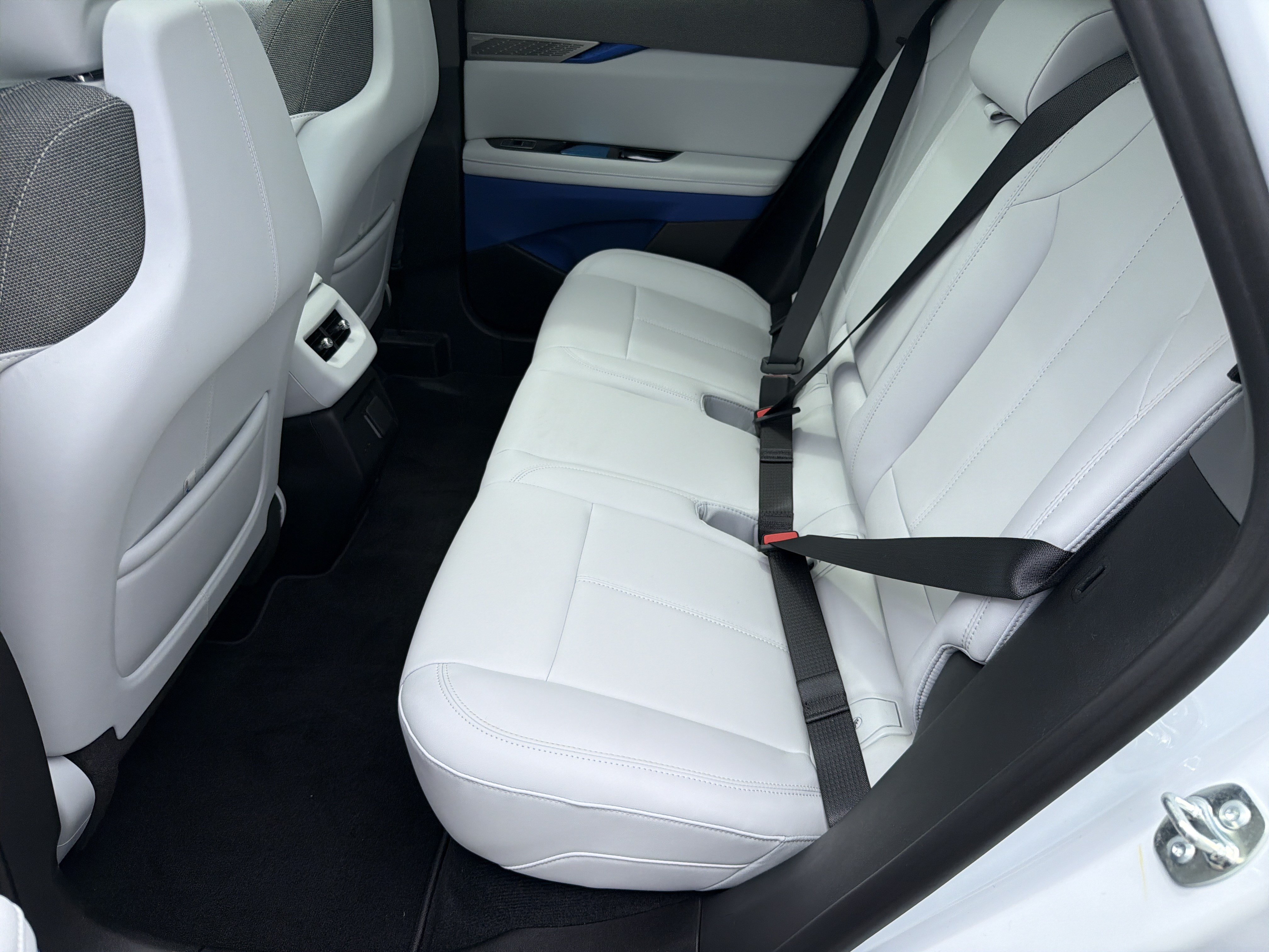 New 2026 Cadillac Optiq Luxury 1 RWD image 20