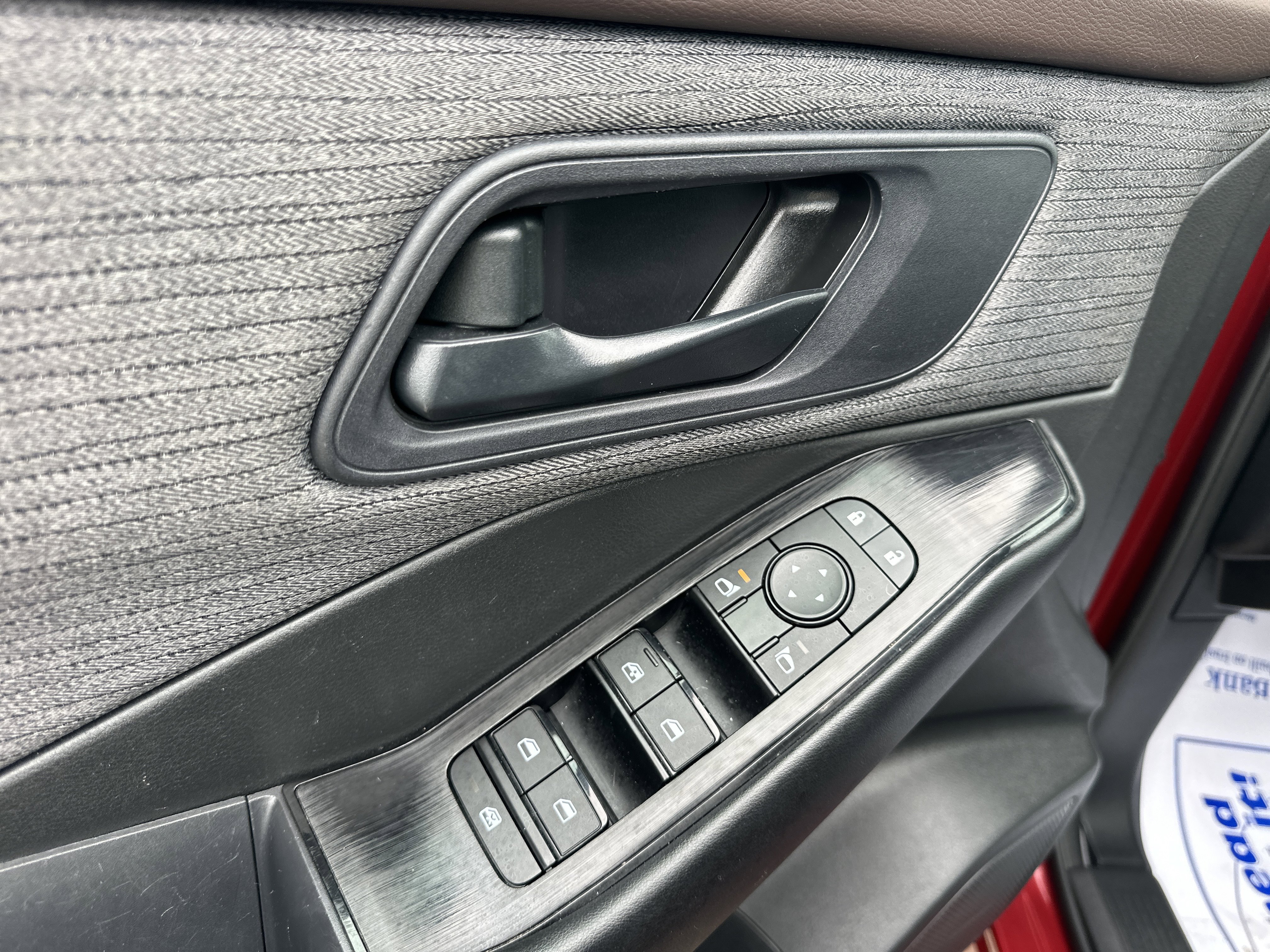 Used 2023 Nissan Rogue S AWD/4WD image 9