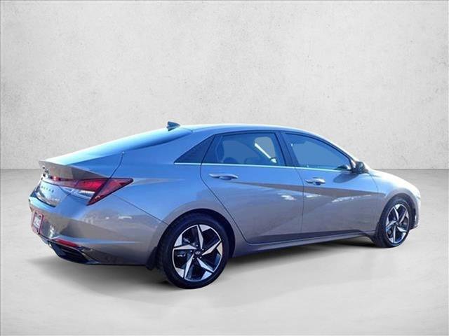 Used 2023 Hyundai Elantra Limited image 4