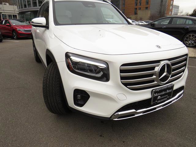 Used 2025 Mercedes-Benz GLB 250 4MATIC image 23