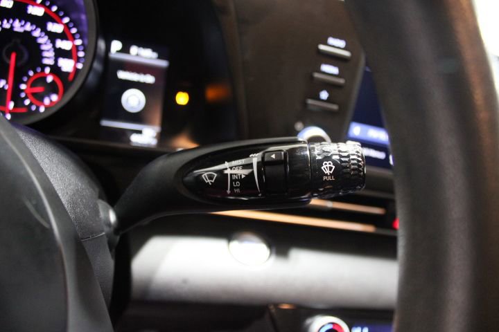 Used 2023 Hyundai Elantra SEL image 30